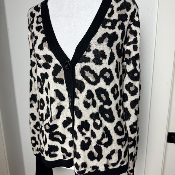 Vince Camuto Cheetah Print Black Beige Cardigan Sweater sz XS - Picture 2 of 8
